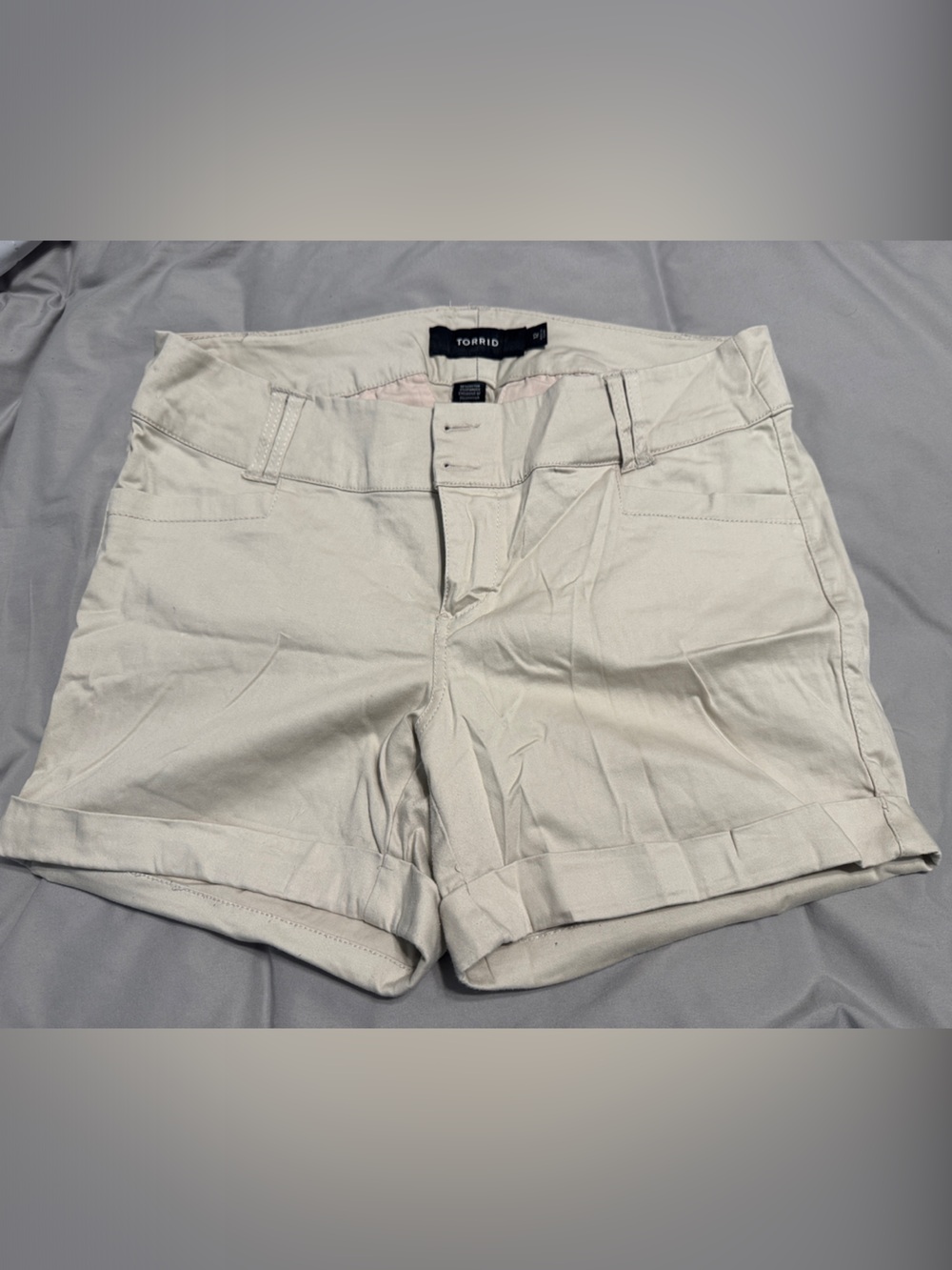 Torrid Cream Flat-Front Women's Shorts - Classic Tailored Fit